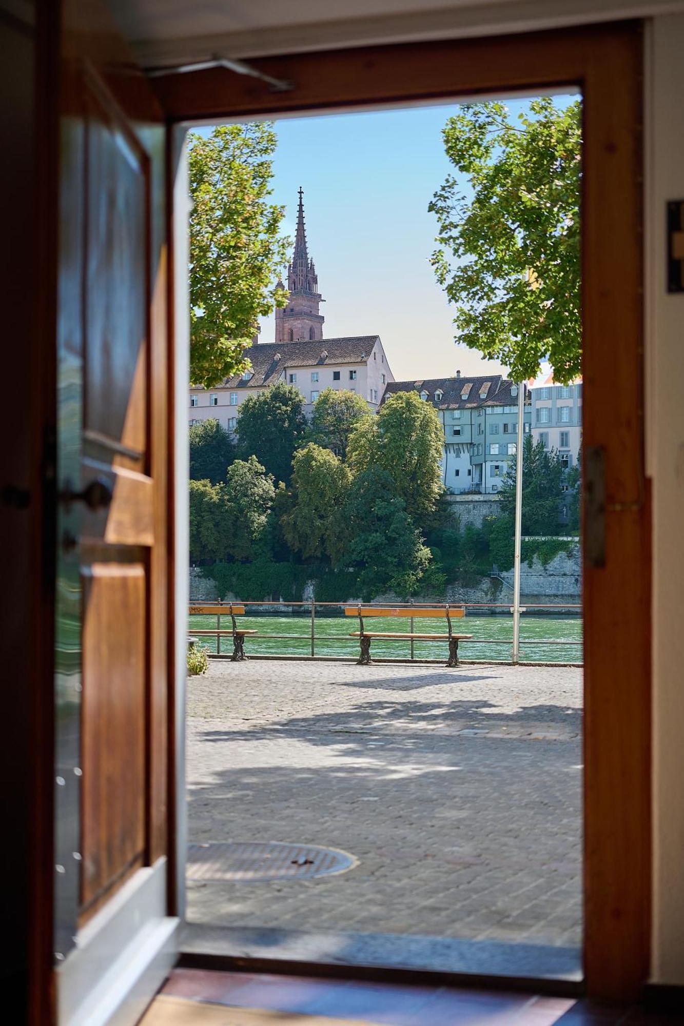 Riverside Basel Exterior foto