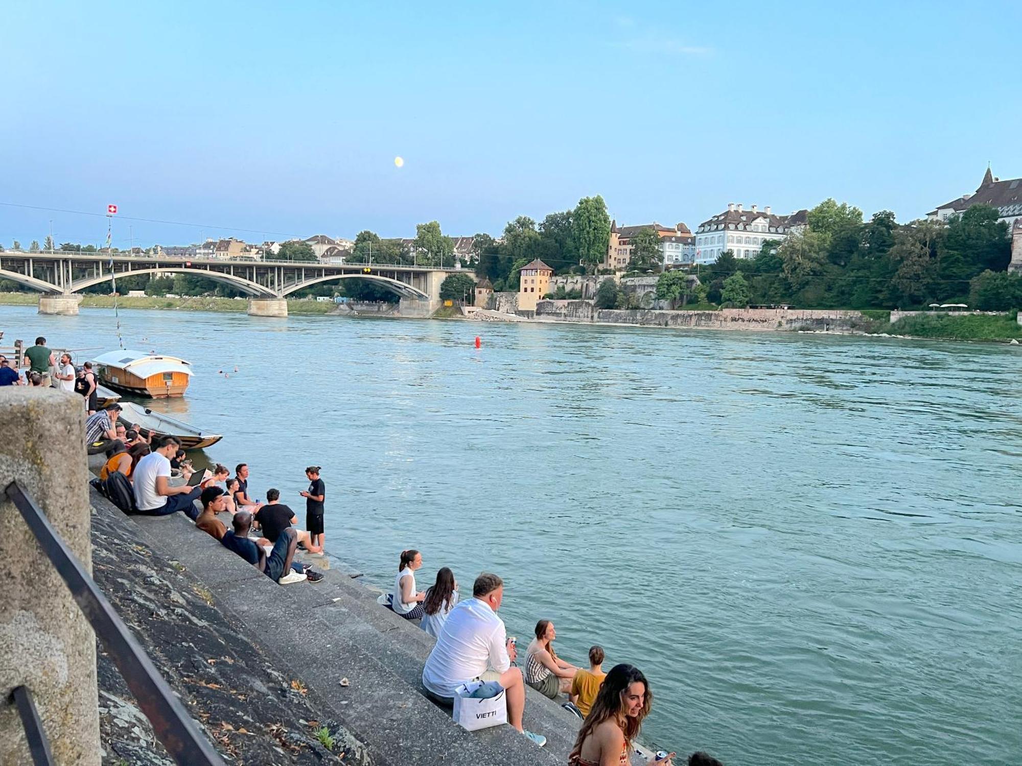 Riverside Basel Exterior foto
