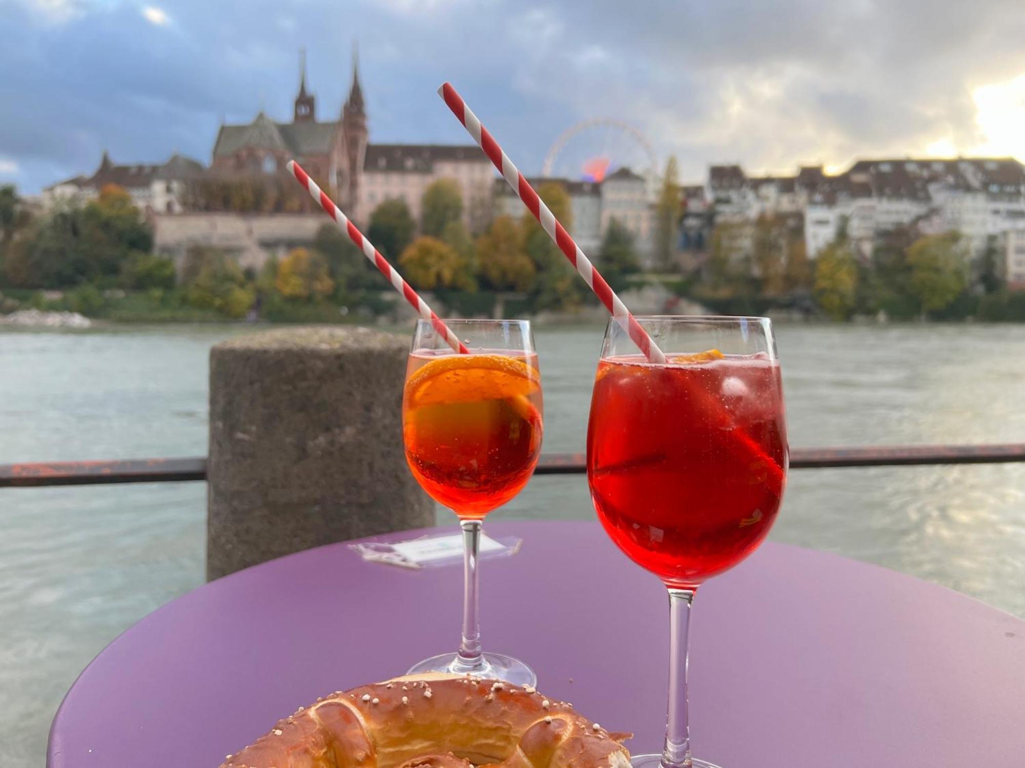 Riverside Basel Exterior foto