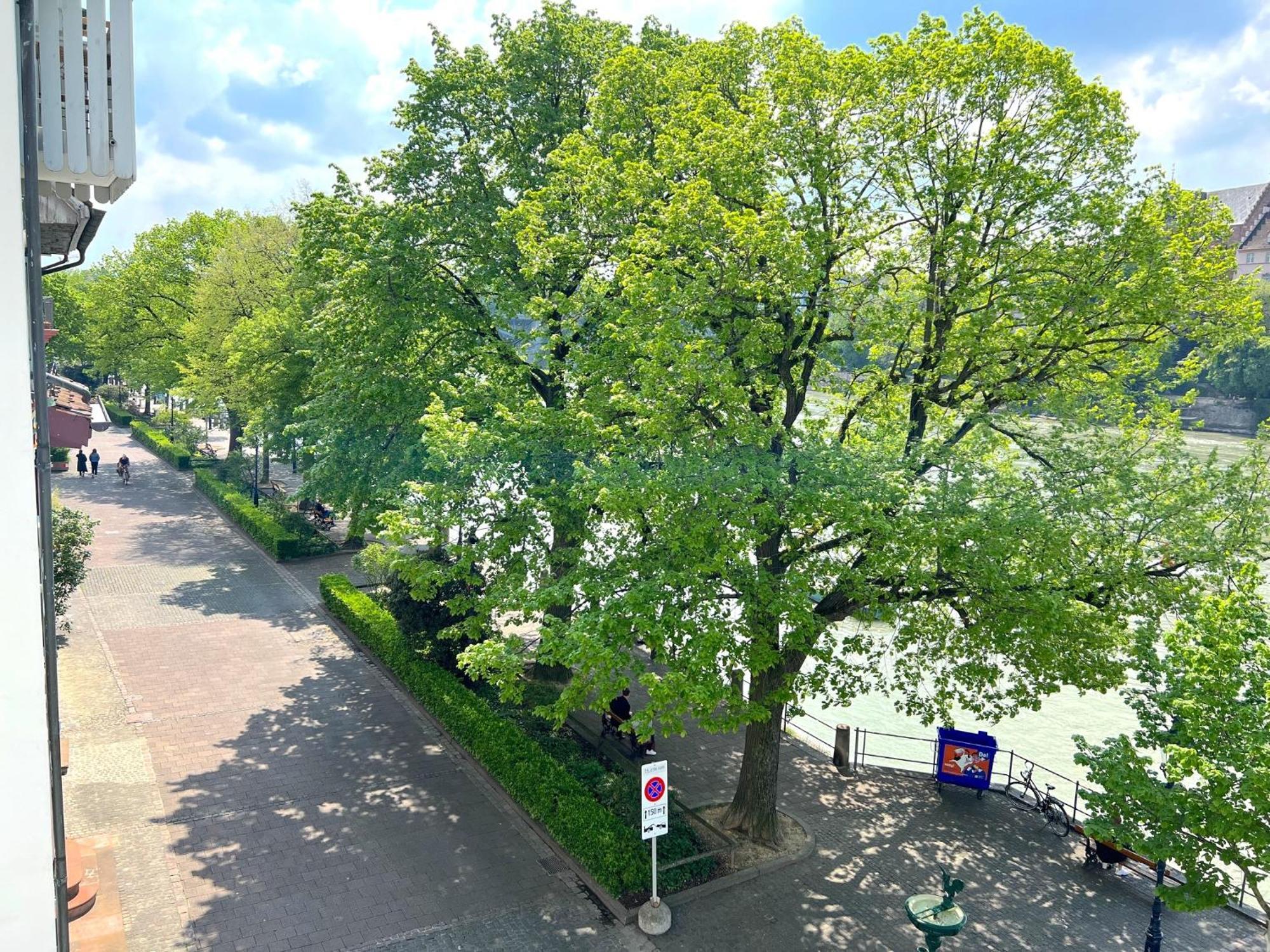 Riverside Basel Exterior foto